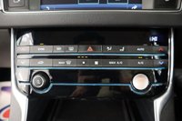 USED 2015 65 JAGUAR XF 2.0d Prestige Saloon 4dr Diesel Auto Euro 6 (s/s) (180 ps) FANTASTIC VALUE WITH FEATURES SUCH AS HEATED SEATS & STEERING WHEEL