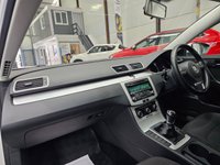 USED 2013 63 VOLKSWAGEN PASSAT 2.0 TDI BlueMotion Tech R-Line Estate 5dr Diesel Manual Euro 5 (s/s) (140 ps) &pound;35 Tax, DAB, Bluetooth