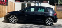 USED 2017 17 VOLKSWAGEN GOLF 2.0 TDI BlueMotion Tech R-Line Edition Hatchback 5dr Diesel DSG Euro 6 (s/s) (150 ps) LOW RATES OF FINANCE AVAILABLE