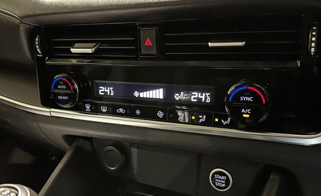 View our NISSAN QASHQAI