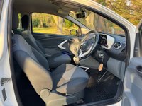 USED 2010 60 FORD KA 1.2 Zetec Hatchback 3dr Petrol Manual Euro 4 (69 ps) 