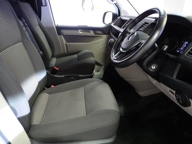 2019 Volkswagen Transporter 2L Highline 5dr - Photo 3