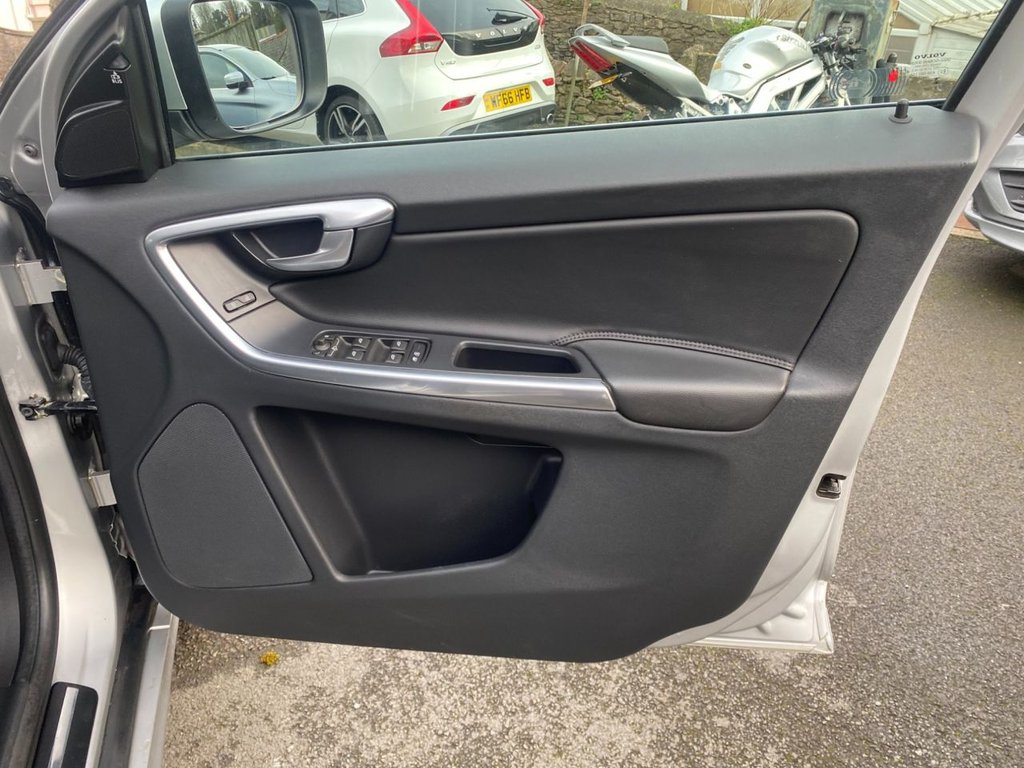 USED 2014 63 VOLVO XC60 2.4 D5 SE Lux Nav SUV 5dr Diesel Geartronic AWD Euro 5 (215 ps) FULL SERVICE HISTORY,