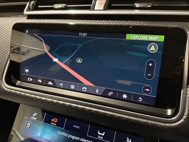 View our LAND ROVER RANGE ROVER VELAR