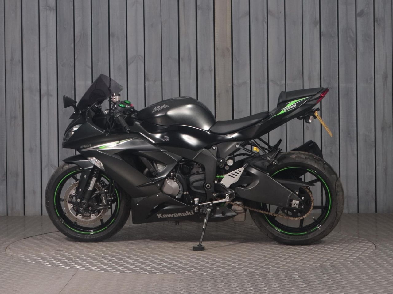 2017 KAWASAKI NINJA ZX-6R GREY with 3977 miles - Used