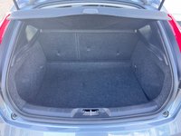 USED 2016 66 VOLVO V40 2.0 D2 Momentum Hatchback 5dr Diesel Manual Euro 6 (s/s) (120 ps) www.suffolkcarcentre.co.uk - Located at Lowestoft