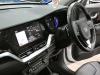 USED 2019 69 KIA NIRO 1.6 GDi 4 SUV 5dr Petrol Hybrid DCT Euro 6 (s/s) (139 bhp) ULEZ AND CAZ COMPLIANT Full Service History Dash Cam Full size Spare Wheel Satnav Sunroof 10.25" touch screen Apple Car Play Android Auto Heated Seats Ventilated Seats Heated rear seats Heated steering wheel 60/40 Seat Split Lane Assist JBL PREMIUM SOUND with Subwoofer DAB Reversing Camera Wireless phone charging 2 owners excellent service history