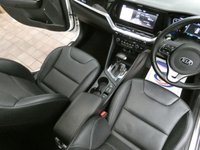 USED 2019 69 KIA NIRO 1.6 GDi 4 SUV 5dr Petrol Hybrid DCT Euro 6 (s/s) (139 bhp) ULEZ AND CAZ COMPLIANT Full Service History Dash Cam Full size Spare Wheel Satnav Sunroof 10.25" touch screen Apple Car Play Android Auto Heated Seats Ventilated Seats Heated rear seats Heated steering wheel 60/40 Seat Split Lane Assist JBL PREMIUM SOUND with Subwoofer DAB Reversing Camera Wireless phone charging 2 owners excellent service history