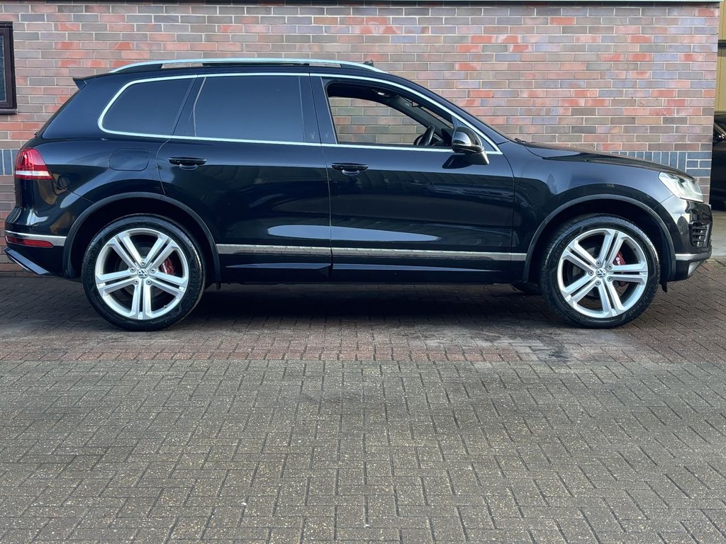 USED 2015 65 VOLKSWAGEN TOUAREG 3.0 TDI V6 BlueMotion Tech R-Line SUV 5dr Diesel Tiptronic 4WD Euro 6 (s/s) (262 ps) DYNAUDIO|PAN ROOF|TOW BAR