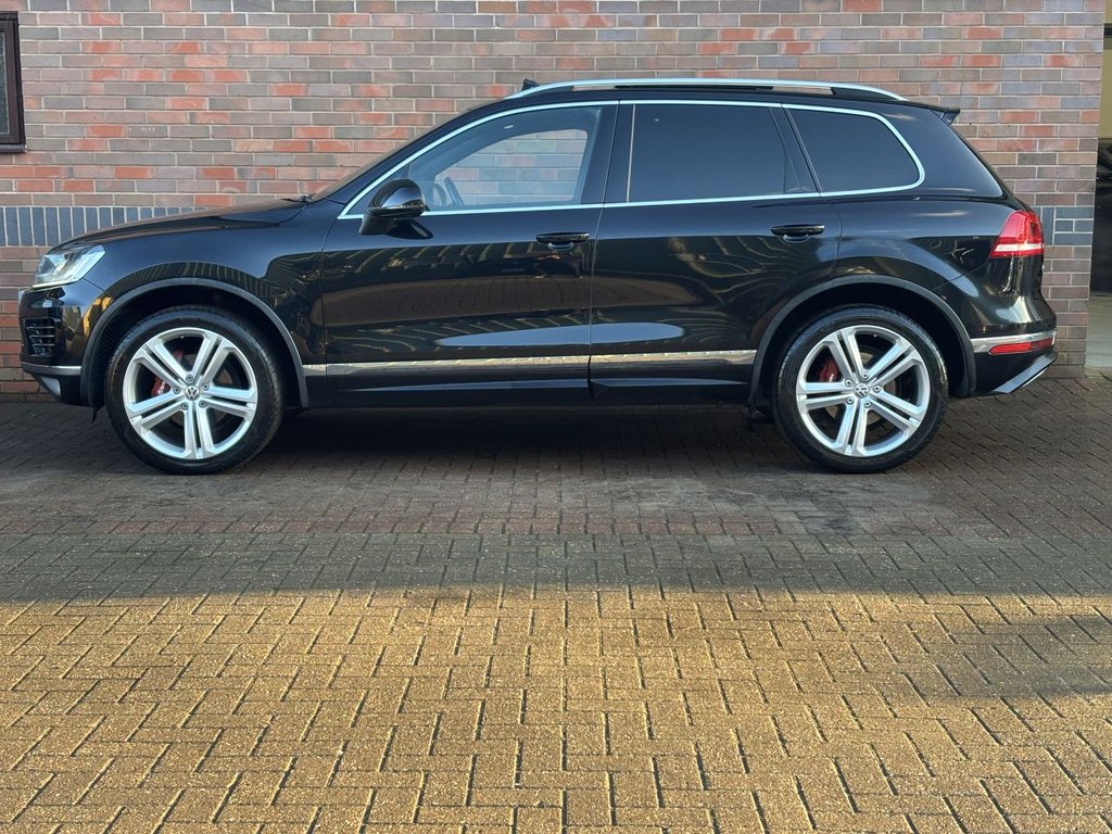 USED 2015 65 VOLKSWAGEN TOUAREG 3.0 TDI V6 BlueMotion Tech R-Line SUV 5dr Diesel Tiptronic 4WD Euro 6 (s/s) (262 ps) DYNAUDIO|PAN ROOF|TOW BAR