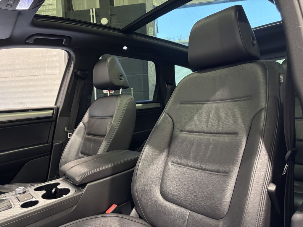 USED 2015 65 VOLKSWAGEN TOUAREG 3.0 TDI V6 BlueMotion Tech R-Line SUV 5dr Diesel Tiptronic 4WD Euro 6 (s/s) (262 ps) DYNAUDIO|PAN ROOF|TOW BAR