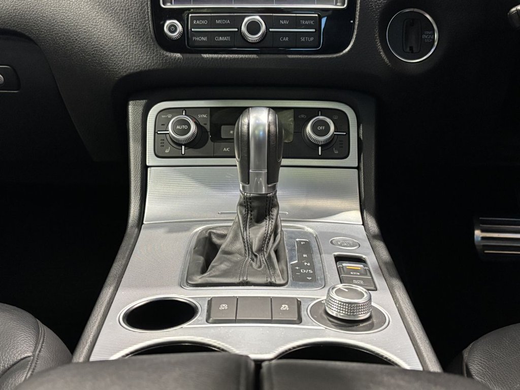USED 2015 65 VOLKSWAGEN TOUAREG 3.0 TDI V6 BlueMotion Tech R-Line SUV 5dr Diesel Tiptronic 4WD Euro 6 (s/s) (262 ps) DYNAUDIO|PAN ROOF|TOW BAR