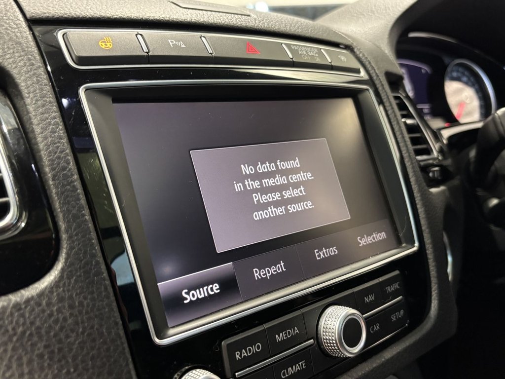 USED 2015 65 VOLKSWAGEN TOUAREG 3.0 TDI V6 BlueMotion Tech R-Line SUV 5dr Diesel Tiptronic 4WD Euro 6 (s/s) (262 ps) DYNAUDIO|PAN ROOF|TOW BAR