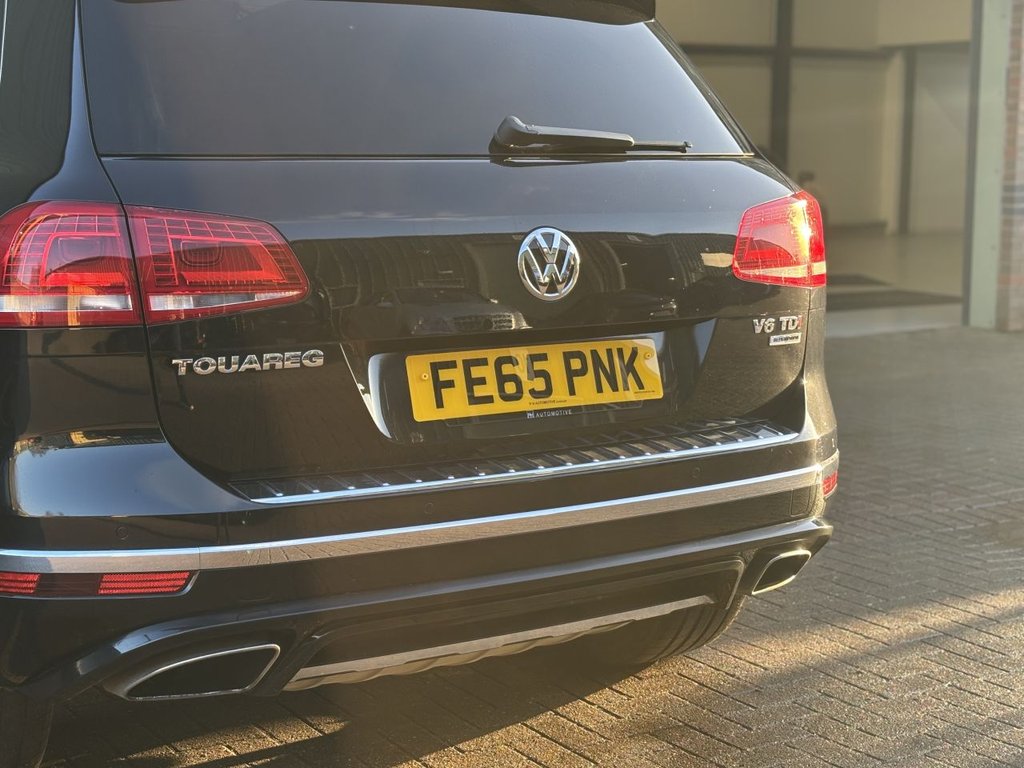 USED 2015 65 VOLKSWAGEN TOUAREG 3.0 TDI V6 BlueMotion Tech R-Line SUV 5dr Diesel Tiptronic 4WD Euro 6 (s/s) (262 ps) DYNAUDIO|PAN ROOF|TOW BAR