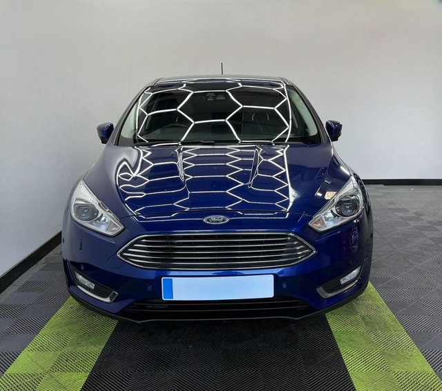 2017 FORD FOCUS - Photo 4