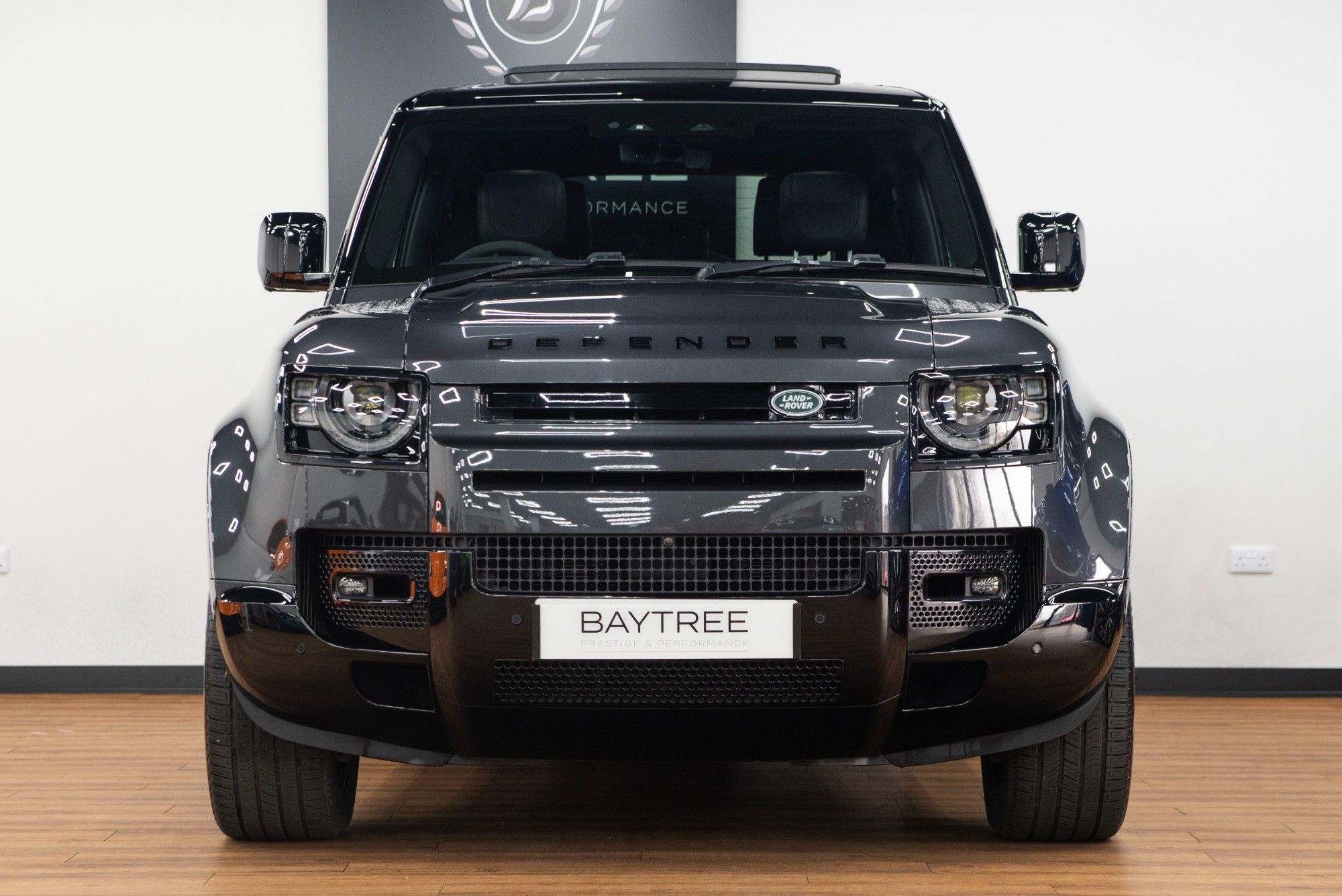 USED 2023 LAND ROVER DEFENDER 5.0 P525 V8 SUV 
