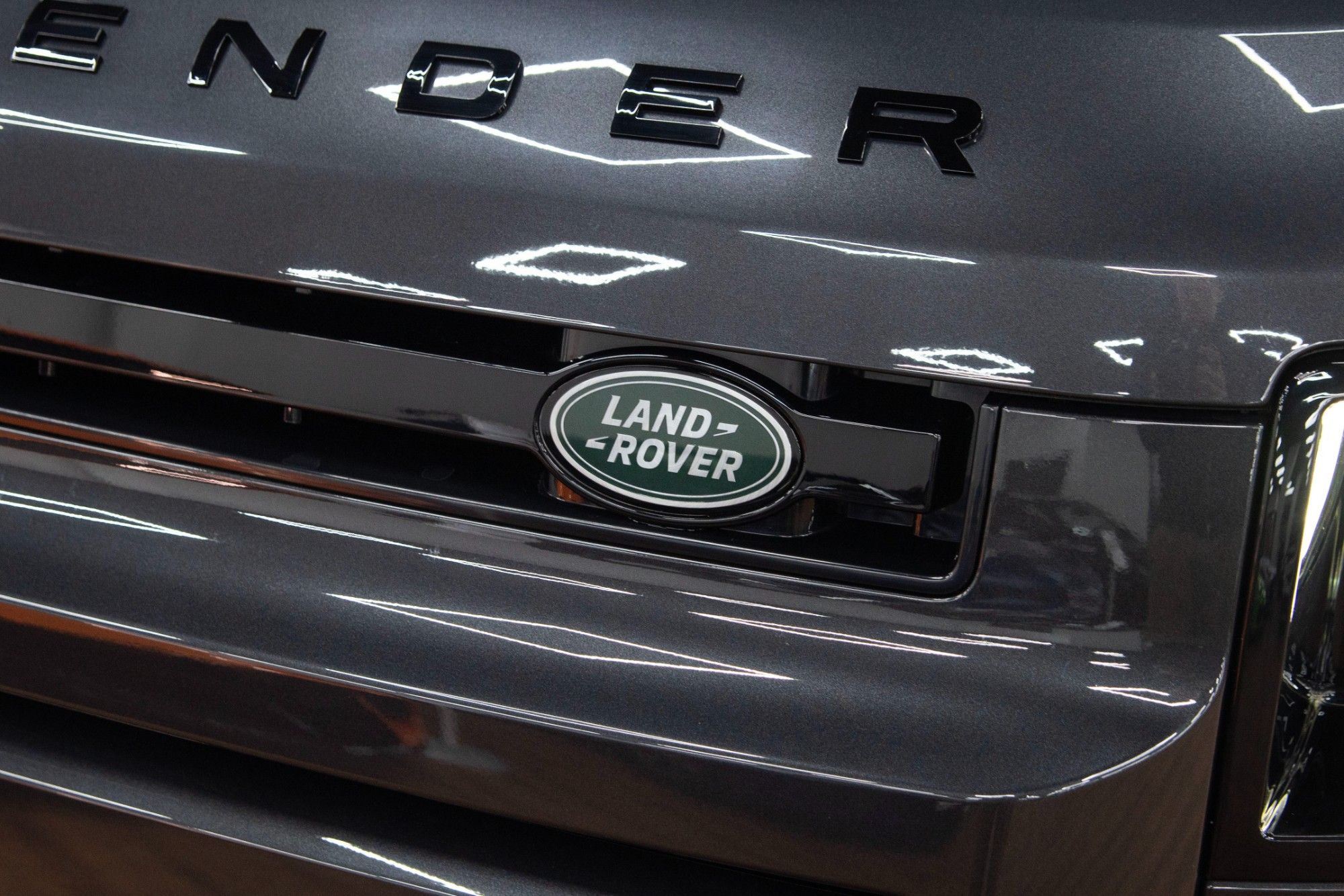 USED 2023 LAND ROVER DEFENDER 5.0 P525 V8 SUV 