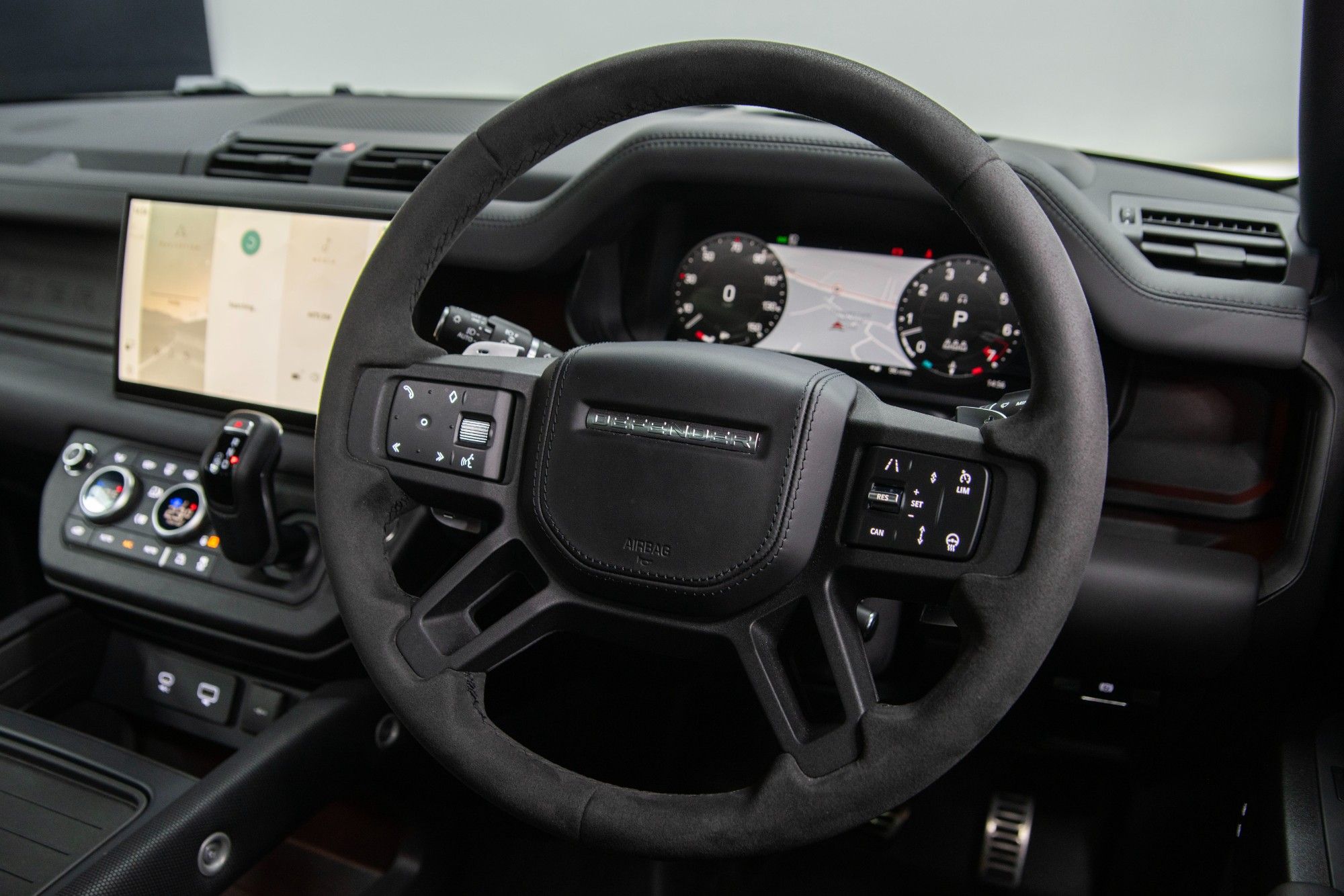 USED 2023 LAND ROVER DEFENDER 5.0 P525 V8 SUV 