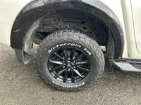 USED 2019 19 MITSUBISHI L200 2.4 DI-D DC Barbarian Black Pickup Double Cab 4dr Diesel Auto 4WD Euro 6 (Roll Top) (181 ps)+NO VAT+1 FORMER KEEPER+2KEYS+FSH+SIDE STEPS+CAMERA+ 2 KEYS+FSH+1 FORMER KEEPER+4WD+NO VAT+PARKING SENSORS+REVERSE CAM+SIDE STEPS+BLACK ALLOYS+ROOF RAILS+LOAD CHROME BARS+BONNET PROTECTOR+LEATHER SEATS+CRUISE+CLIMATE+HPI CLEAR