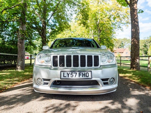 View our JEEP GRAND CHEROKEE