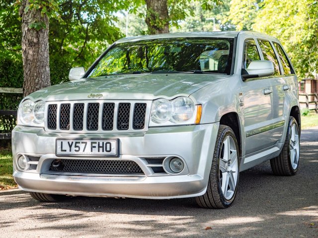 View our JEEP GRAND CHEROKEE