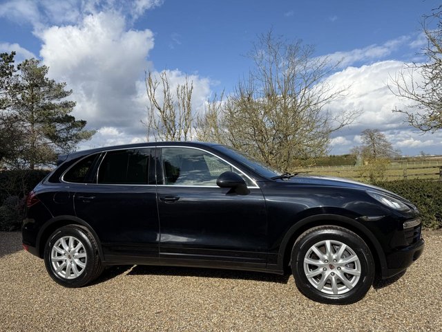 2014 PORSCHE CAYENNE - Photo 8