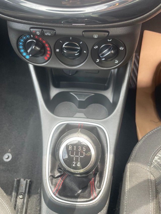 2015 VAUXHALL CORSA - Photo 12