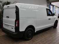 USED 2022 22 LEVC VN5 31kWh Business Panel Van 5dr Petrol Plug-in Hybrid Auto Euro 6 (Range Extender) (150 ps) AIR CON BLUETOOTH PARKING SENSORS 1 OWNER LEVC WARRANTY TILL JUNE 2027