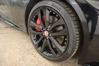 USED 2022 72 JAGUAR F-TYPE 5.0 V8 R-Dynamic Black Coupe 2dr Petrol Auto Euro 6 (s/s) (450 ps) ONLY 4900 MILES FROM NEW FANTASTIC SPECIFICATION  IN THE BEST COLOUR