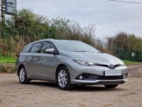 USED TOYOTA AURIS 