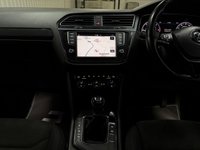 USED 2017 17 VOLKSWAGEN TIGUAN 2.0 TDI BlueMotion Tech SEL SUV 5dr Diesel Manual Euro 6 (s/s) (150 ps) Panoramic | Heated Massage seat