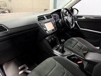 USED 2017 17 VOLKSWAGEN TIGUAN 2.0 TDI BlueMotion Tech SEL SUV 5dr Diesel Manual Euro 6 (s/s) (150 ps) Panoramic | Heated Massage seat