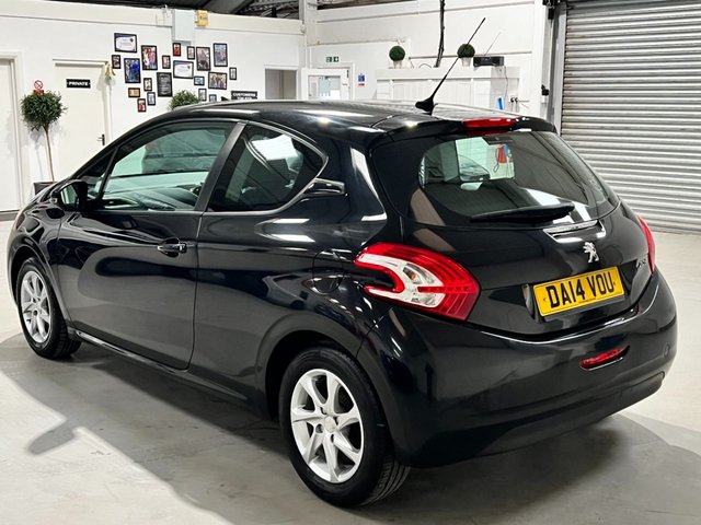 View our PEUGEOT 208