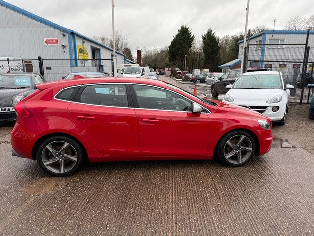 2015 VOLVO V40 1.6 D2 R-Design Hatchback 5dr Diesel Manual Euro 5 (s/s) (115 ps) - Photo 2