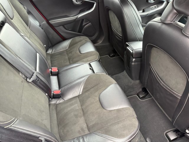 2015 VOLVO V40 1.6 D2 R-Design Hatchback 5dr Diesel Manual Euro 5 (s/s) (115 ps) - Photo 12
