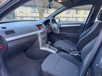 USED 2009 09 VAUXHALL ASTRA 1.8i 16v Club Estate 5dr Petrol Automatic (186 g/km, 138 bhp) 