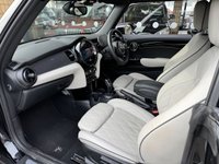 USED 2022 22 MINI CONVERTIBLE 2.0 Cooper S Exclusive Convertible 2dr Petrol Steptronic Euro 6 (s/s) (178 ps) Rear Camera / Park Assist