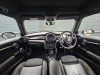 USED 2019 19 MINI HATCH 2.0 Cooper S Sport Hatchback 3dr Petrol Steptronic Euro 6 (s/s) (192 ps) Satellite Navigation, Cruise Control, Voice Control, Heated Seats, Part Leather Interior
