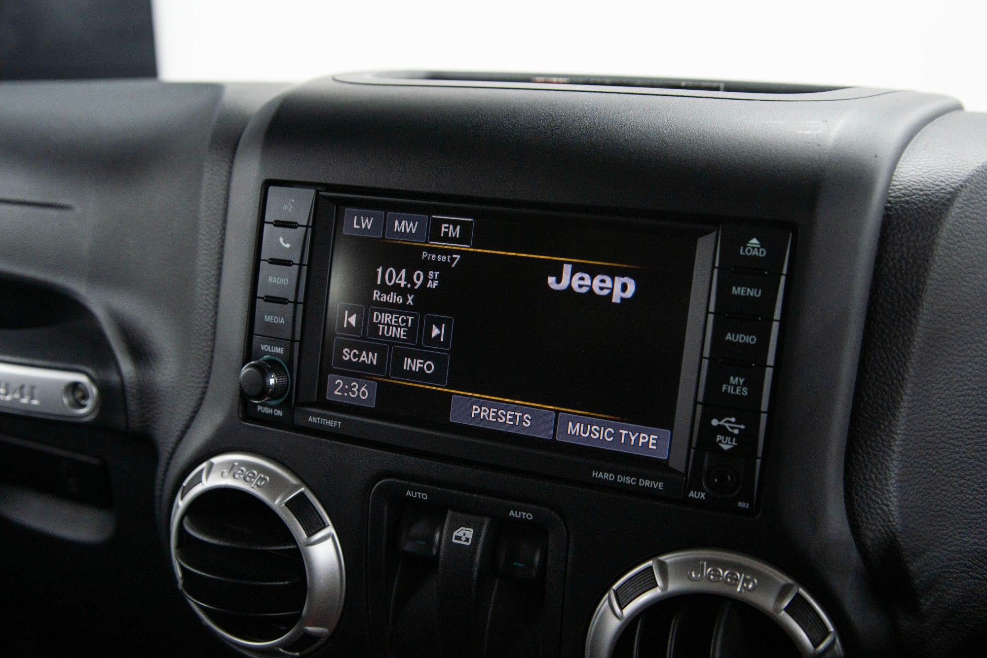 USED 2017 17 JEEP WRANGLER 2.8 CRD Sahara SUV 