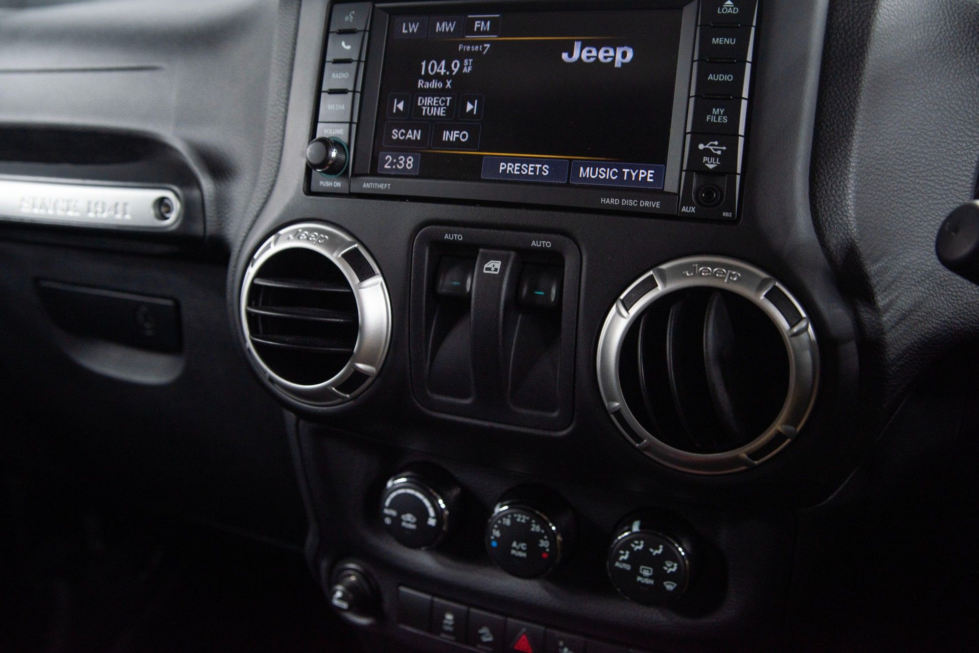 USED 2017 17 JEEP WRANGLER 2.8 CRD Sahara SUV 