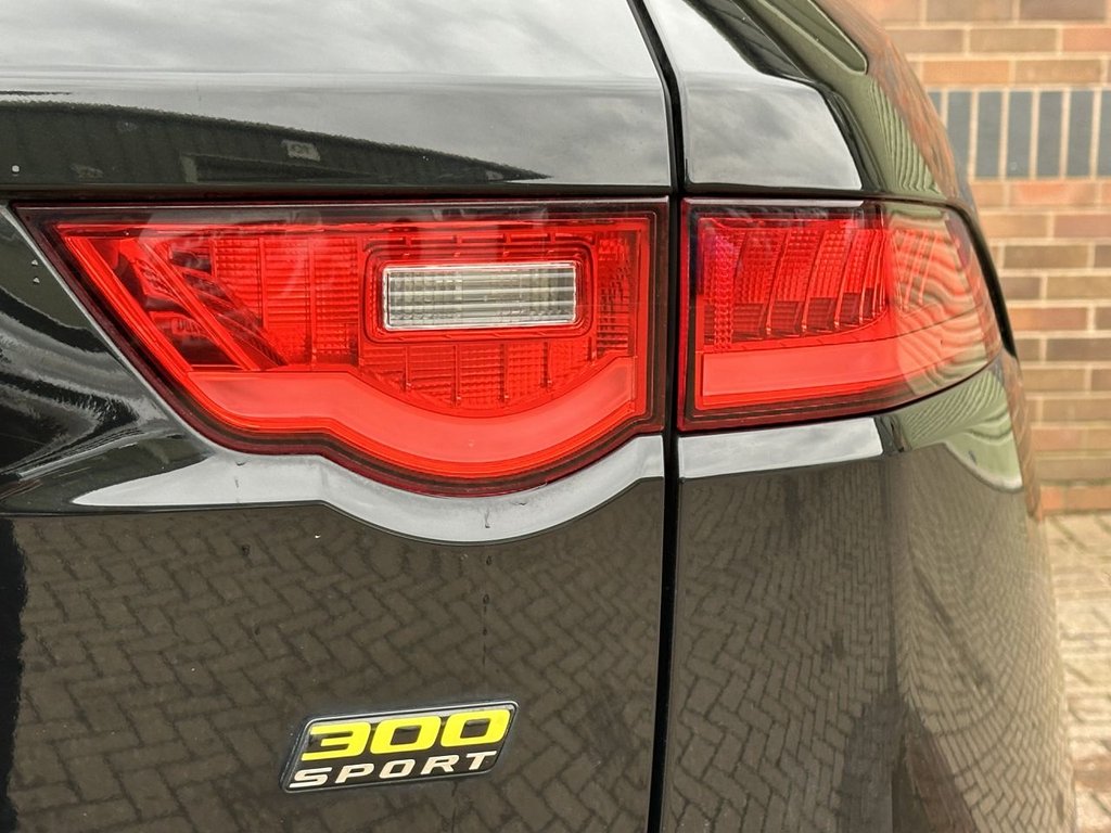 USED 2019 69 JAGUAR F-PACE 3.0 D300 V6 300 Sport SUV 5dr Diesel Auto AWD Euro 6 (s/s) (300 ps) PANORAMIC ROOF|1 YEAR WARRANTY