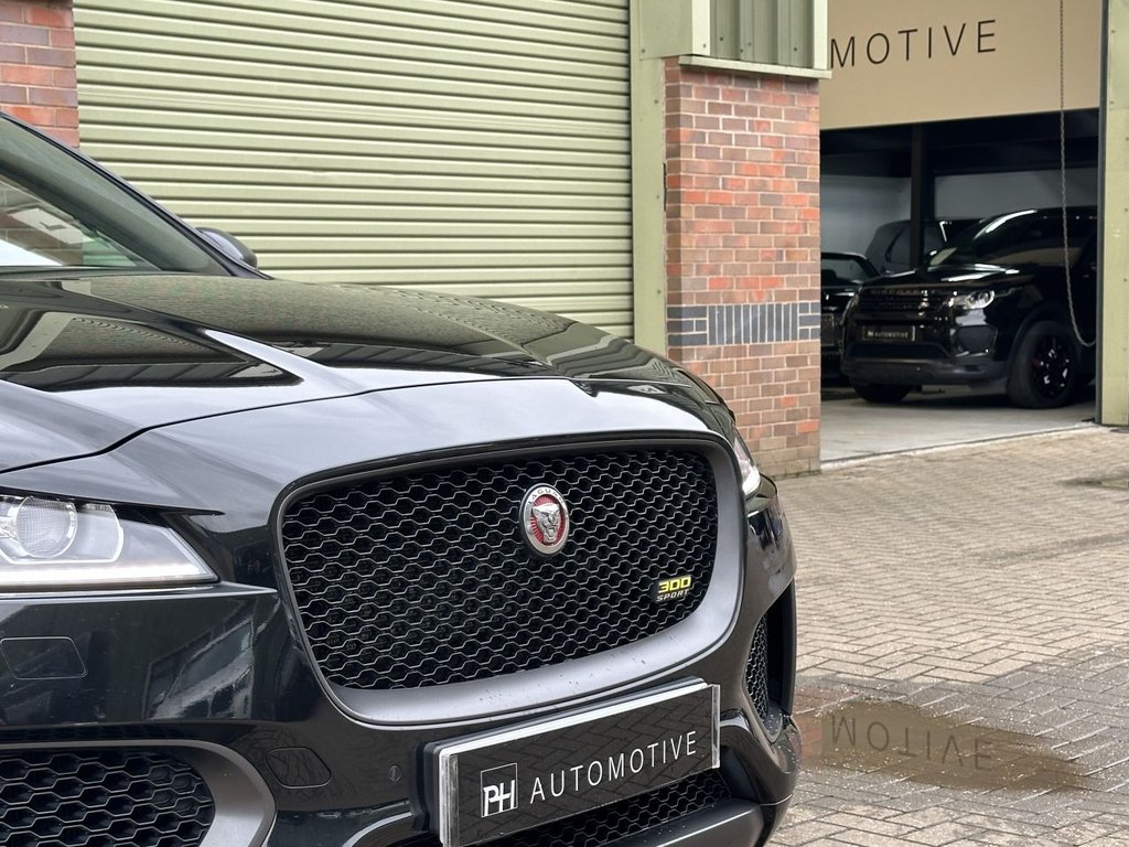 USED 2019 69 JAGUAR F-PACE 3.0 D300 V6 300 Sport SUV 5dr Diesel Auto AWD Euro 6 (s/s) (300 ps) PANORAMIC ROOF|1 YEAR WARRANTY