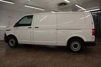 USED 2020 70 VOLKSWAGEN e-Transporter e 113 37.3kWh Panel Van 5dr Electric Auto LWB (113 ps) ONLY 1,515 MILES WITH APPLE CARPLAY & PARK DISTANCE CONTROL