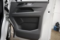 USED 2020 70 VOLKSWAGEN e-Transporter e 113 37.3kWh Panel Van 5dr Electric Auto LWB (113 ps) ONLY 1,515 MILES WITH APPLE CARPLAY & PARK DISTANCE CONTROL