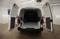 USED 2020 70 VOLKSWAGEN e-Transporter e 113 37.3kWh Panel Van 5dr Electric Auto LWB (113 ps) ONLY 1,515 MILES WITH APPLE CARPLAY & PARK DISTANCE CONTROL