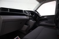 USED 2020 70 VOLKSWAGEN e-Transporter e 113 37.3kWh Panel Van 5dr Electric Auto LWB (113 ps) ONLY 1,515 MILES WITH APPLE CARPLAY & PARK DISTANCE CONTROL