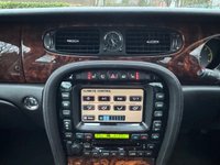 USED 2005 55 JAGUAR XJ 2.7 TDVi Sovereign Saloon 4dr Diesel Automatic (214 g/km, 204 bhp) 