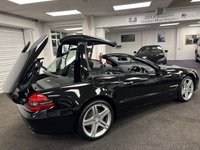 USED 2009 59 MERCEDES-BENZ SL 3.5 SL350 Convertible 2dr Petrol 7G-Tronic (226 g/km, 315 bhp) UK DELIVERY FLAT FEE &pound;175 (SUBJECT TO DEAL) *OVER 100 IMAGES ON OUR WEBSITE*BESPOKE FINANCE ARRANGED*PART EXCHANGE WELCOME*ALL VEHICLES HPI CLEAR