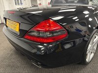 USED 2009 59 MERCEDES-BENZ SL 3.5 SL350 Convertible 2dr Petrol 7G-Tronic (226 g/km, 315 bhp) UK DELIVERY FLAT FEE &pound;175 (SUBJECT TO DEAL) *OVER 100 IMAGES ON OUR WEBSITE*BESPOKE FINANCE ARRANGED*PART EXCHANGE WELCOME*ALL VEHICLES HPI CLEAR