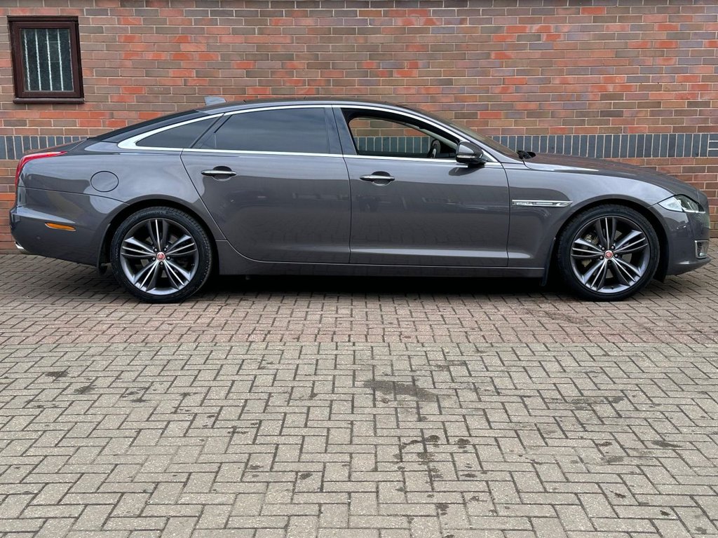 USED 2017 17 JAGUAR XJ 3.0d V6 Autobiography Saloon 4dr Diesel Auto Euro 6 (s/s) (LWB) (300 ps) ADAPTIVE CRUISE|1YEAR WARRANTY